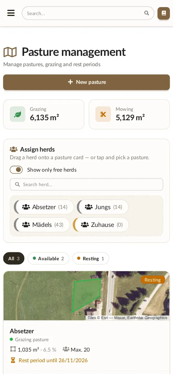Alpaka Manager on a phone: Draw pastures on a map and move herds